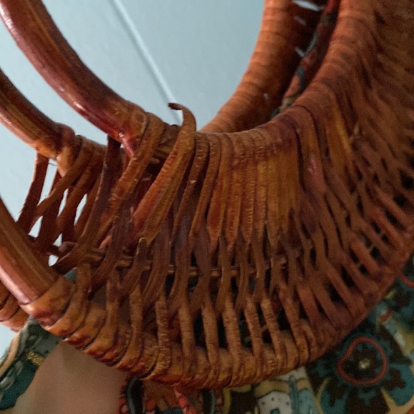 Light summer purse flower details wicker handle - Picture 8 of 11